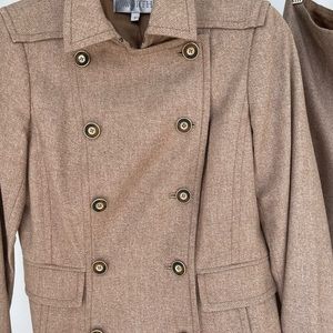 Beautiful Worth wool fully lined suit.